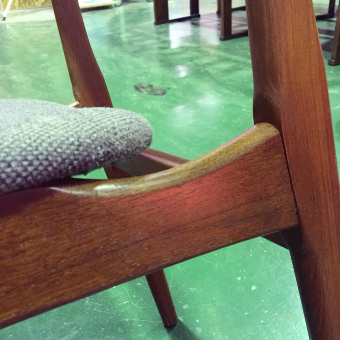 フィンガーマークス椅子修理事例